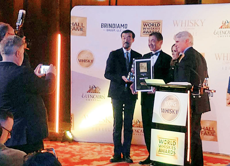 [Ichiro’s Malt] Mr. Ichiro Akuto of Venture Whiskey Co., Ltd. was awarded “Hall of Fame”